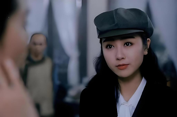 “短发女神”袁洁莹，一生未婚，青春期的叛逆冥冥之中埋下的因果